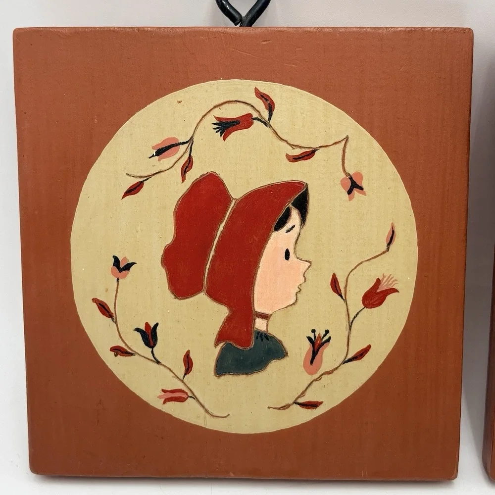 Vintage Folk Art‎ Wood Wall Plaques Dutch Amish Boy Girl Hand Painted Set of 2